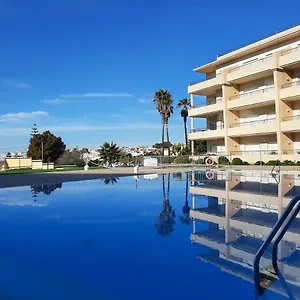 front-beach-apartment-quinta-da-barracuda.hotelaalgarve.com/